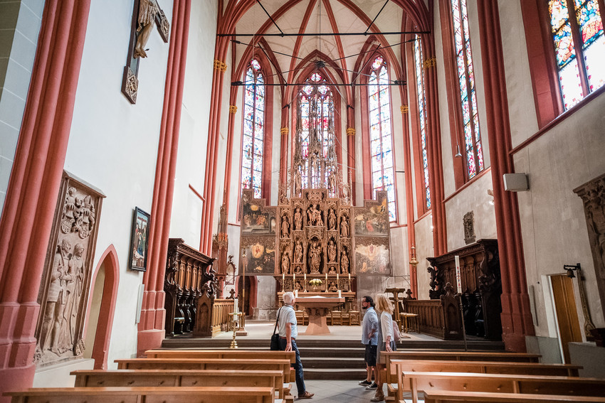 In Lorch, the charming Catholic church of St. Martin, with its artistic treasures, is very popular.