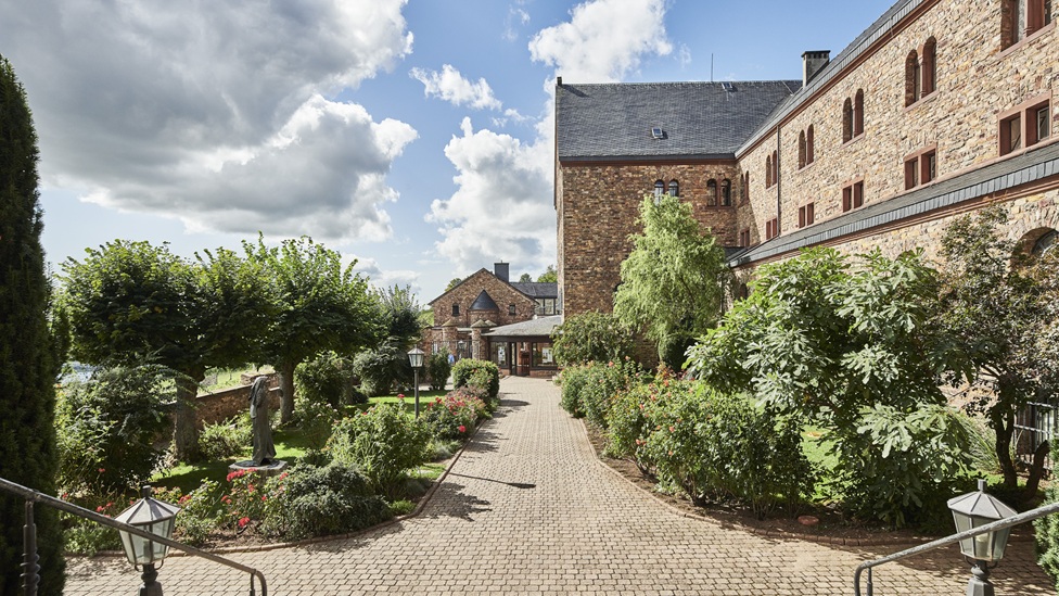 Natürlich werden wir uns auf der Klostersteig - Pilgerwanderung das Gelände der Abtei St. Hildegard anschauen.